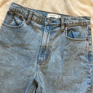 ABERCROMBIE & FITCH 90s Straight Ultra High Rise Jeans